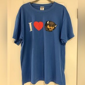 Oklahoma City Thunder T-shirt 🏷️ Donating soon, make an offer!